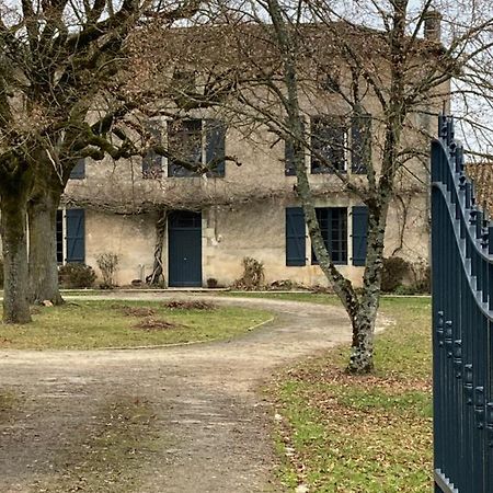 Le Petit Manoir Bed & Breakfast Brux Екстериор снимка