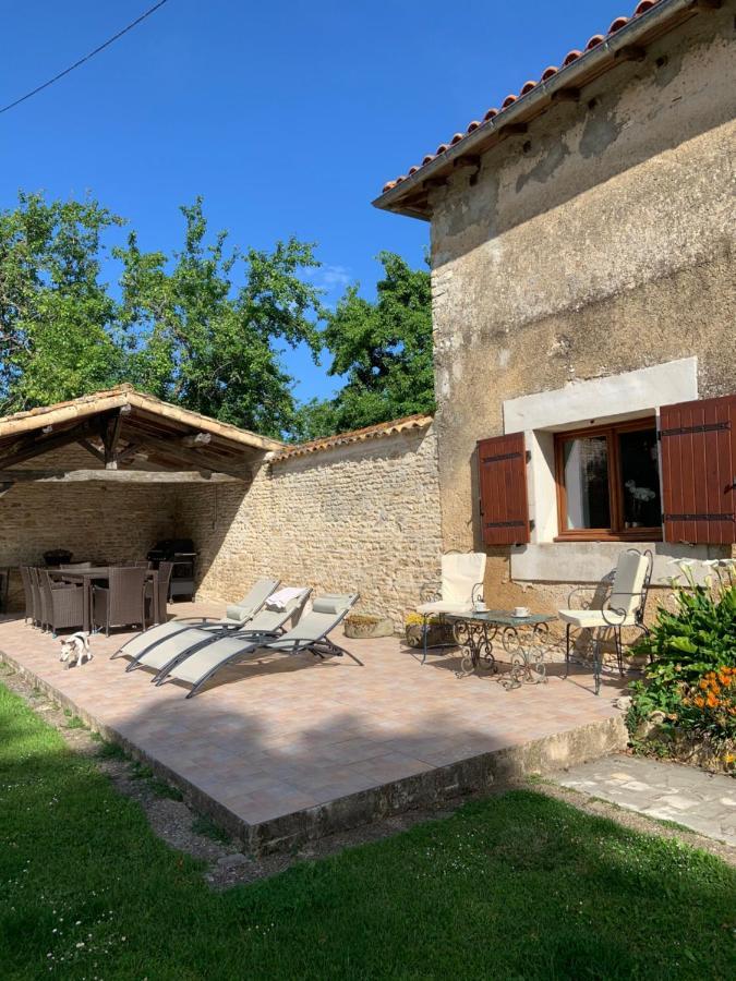 Le Petit Manoir Bed & Breakfast Brux Екстериор снимка
