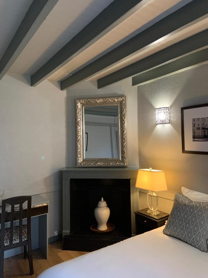 Le Petit Manoir Bed & Breakfast Brux Екстериор снимка