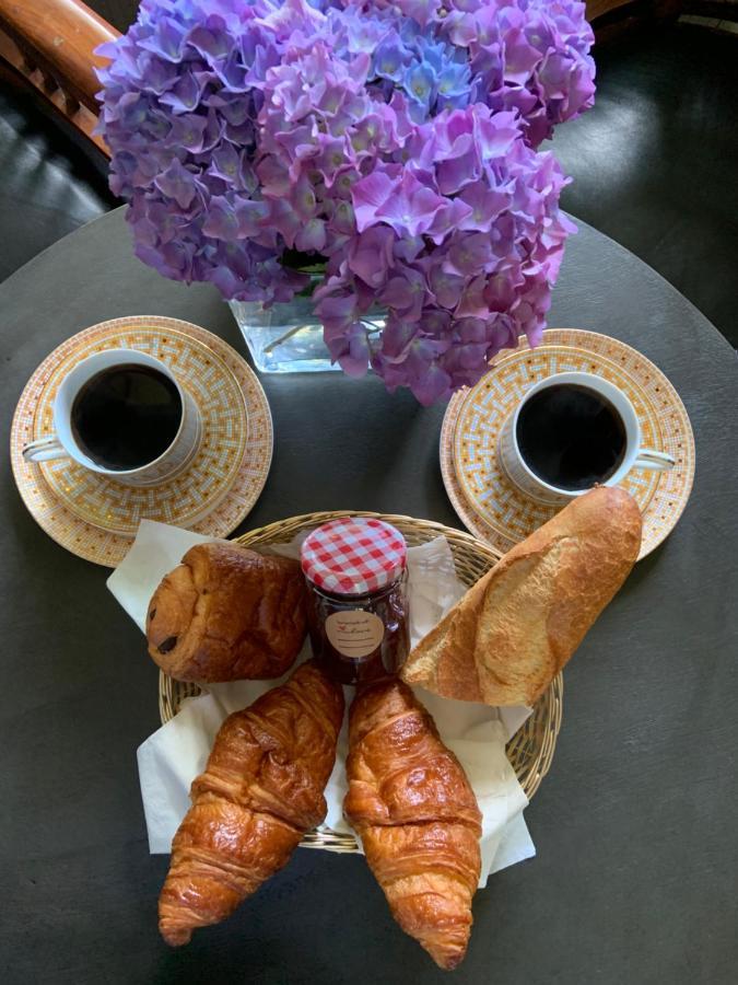 Le Petit Manoir Bed & Breakfast Brux Екстериор снимка