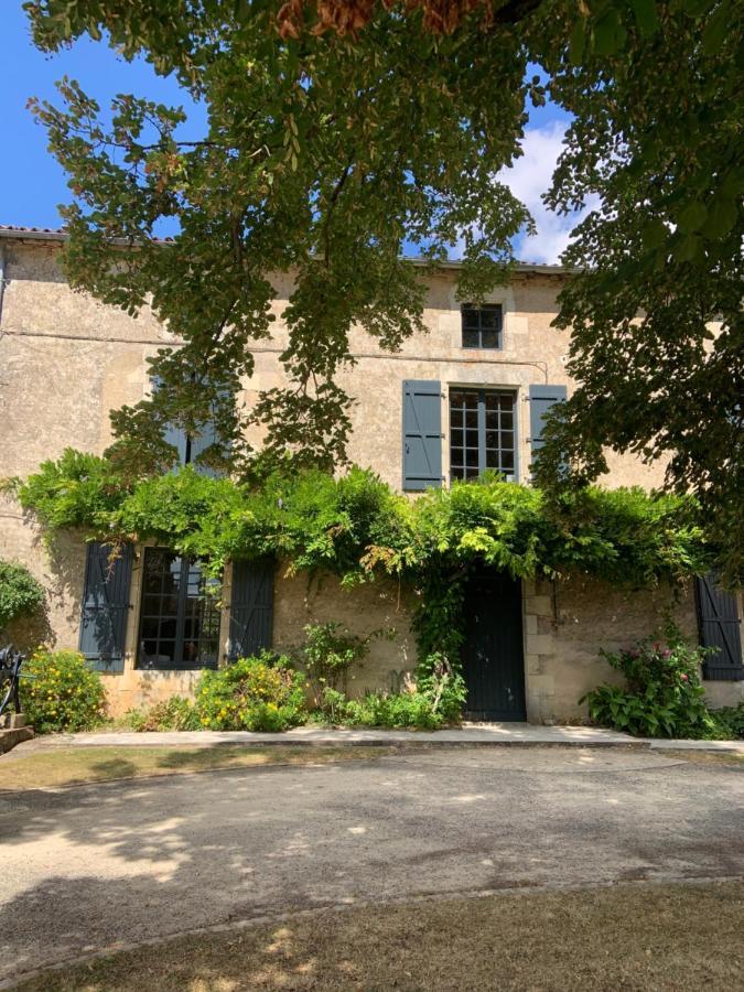 Le Petit Manoir Bed & Breakfast Brux Екстериор снимка