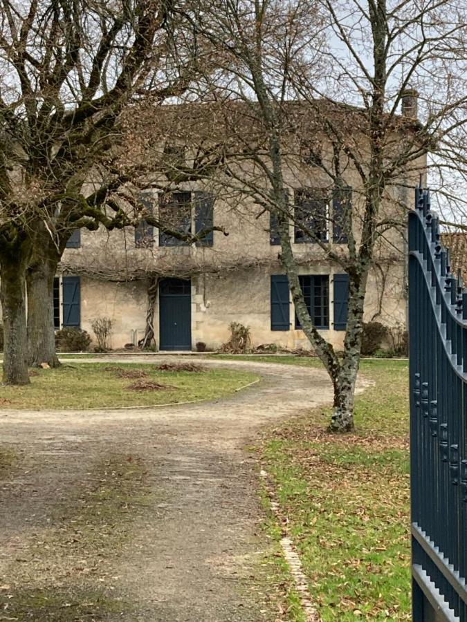 Le Petit Manoir Bed & Breakfast Brux Екстериор снимка